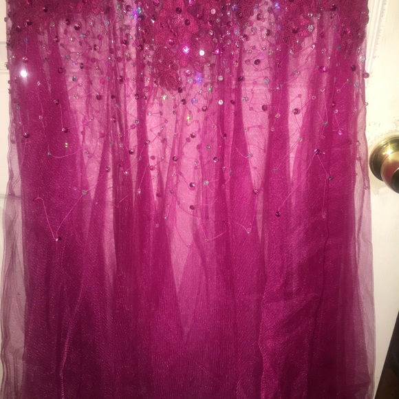 Prom dress - Picture 2 of 4